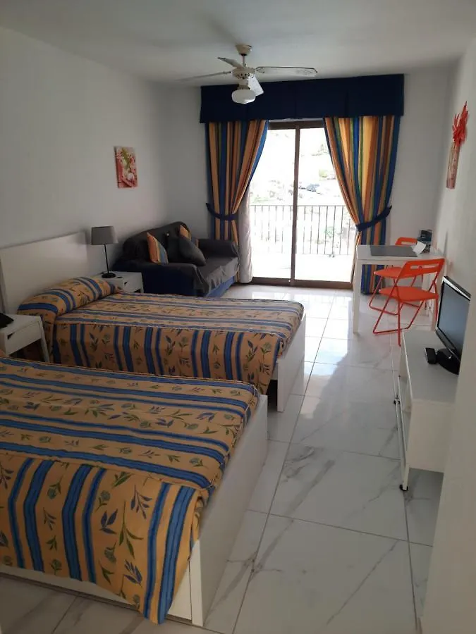 Castle Harbour Aparthotel Los Cristianos